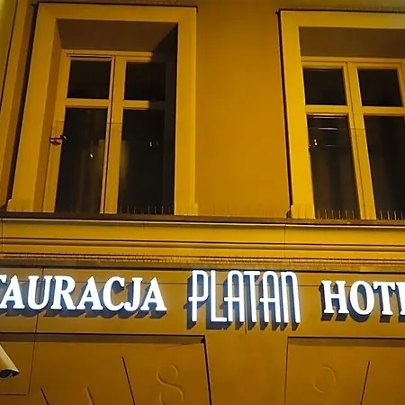 梧桐树下餐厅酒店 Chrzanów