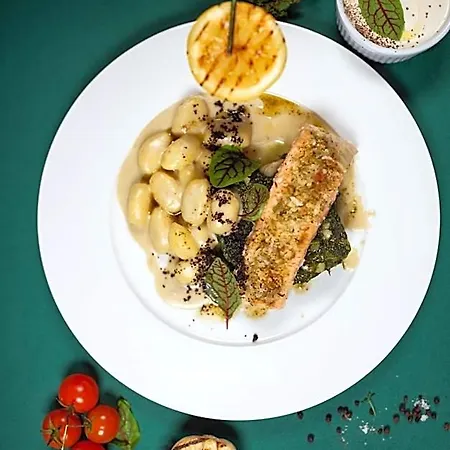 Hotel-restauracja Platan فندق 3*