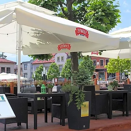 酒店 梧桐树下餐厅酒店 Chrzanów