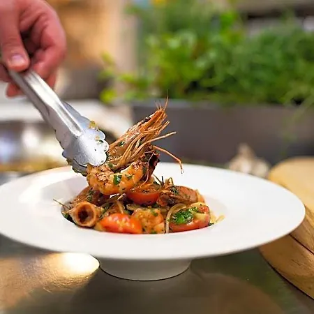 梧桐树下餐厅酒店 Chrzanów