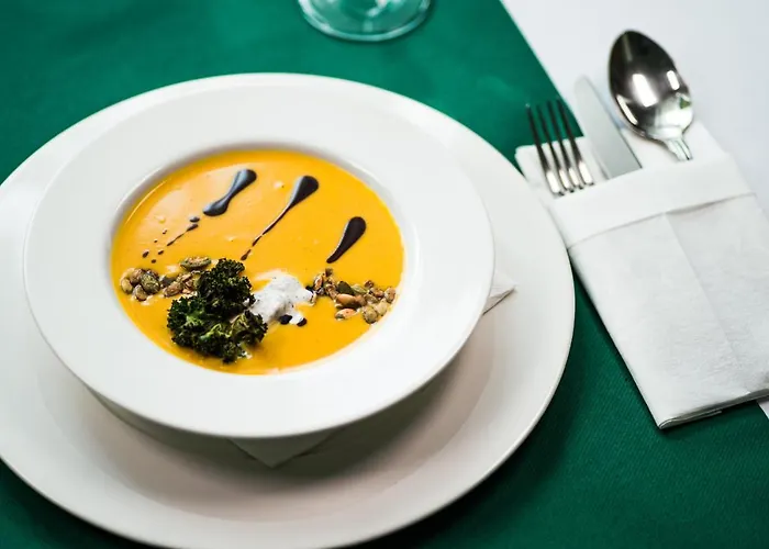 酒店 梧桐树下餐厅酒店